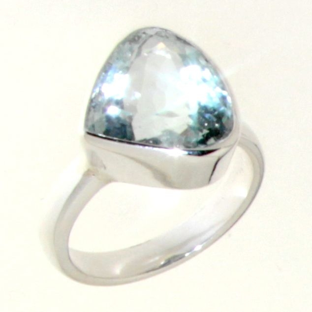 Ring in 925 silver with Faceted Aquamarine