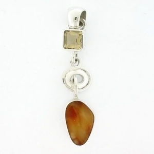 Pendente Ambra con Ovale in Argento e Quarzo